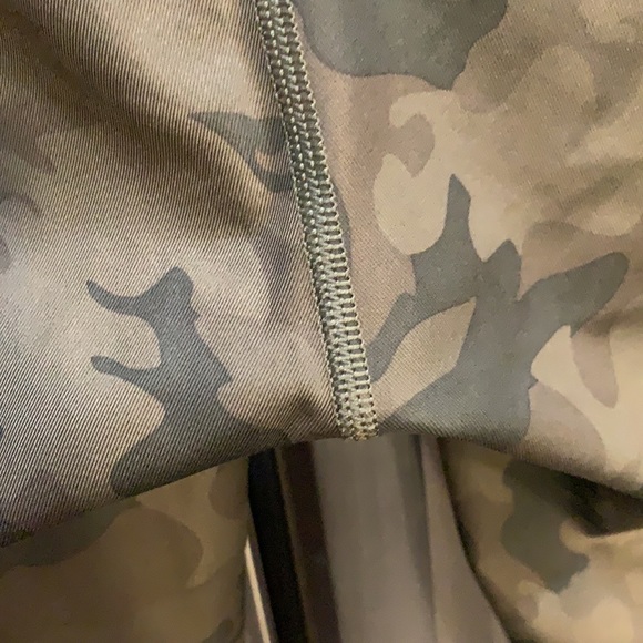 Lululemon Wunder Under Green Camo Print - Picture 10 of 12